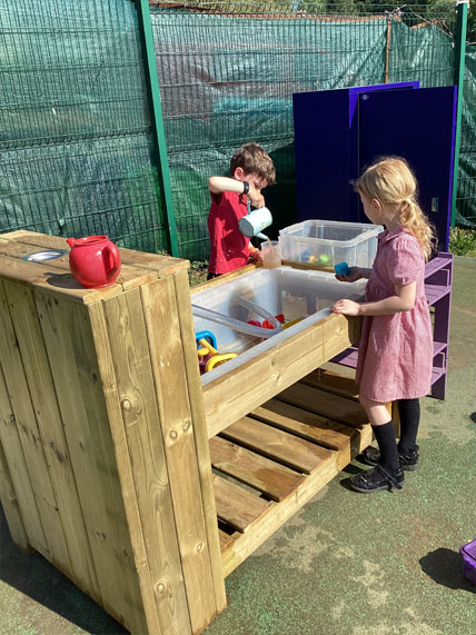 North Leigh C of E Primary School