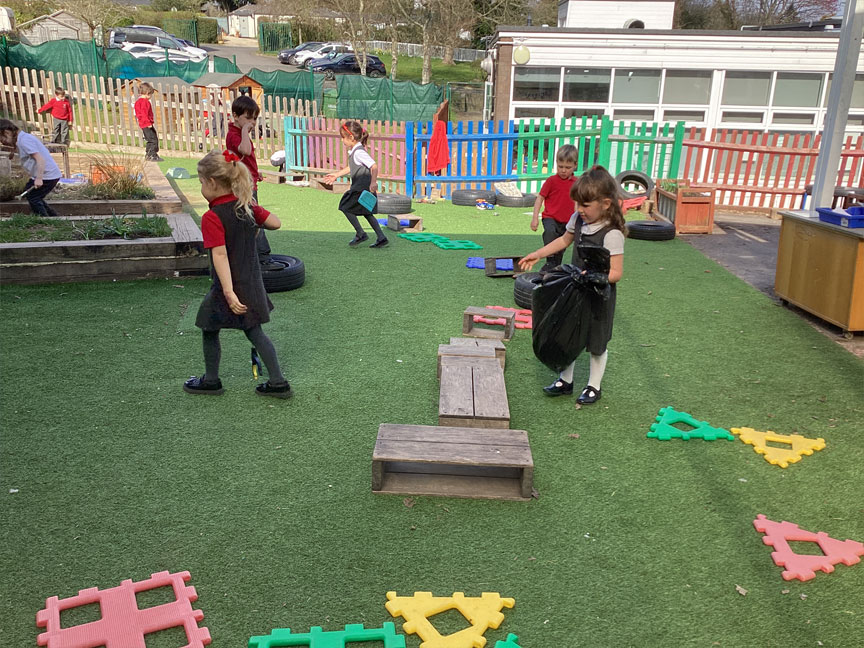 North Leigh C of E Primary School
