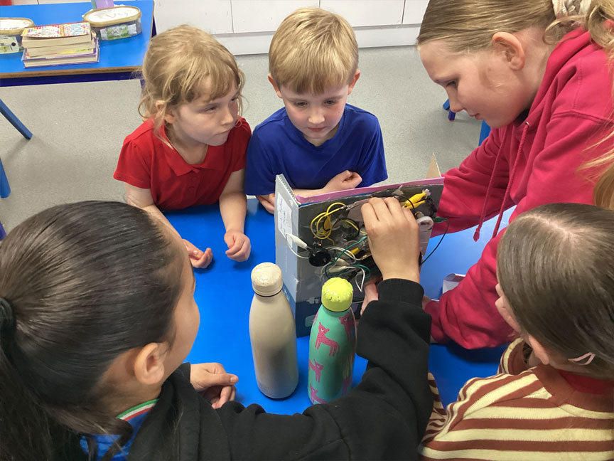 North Leigh C of E Primary School