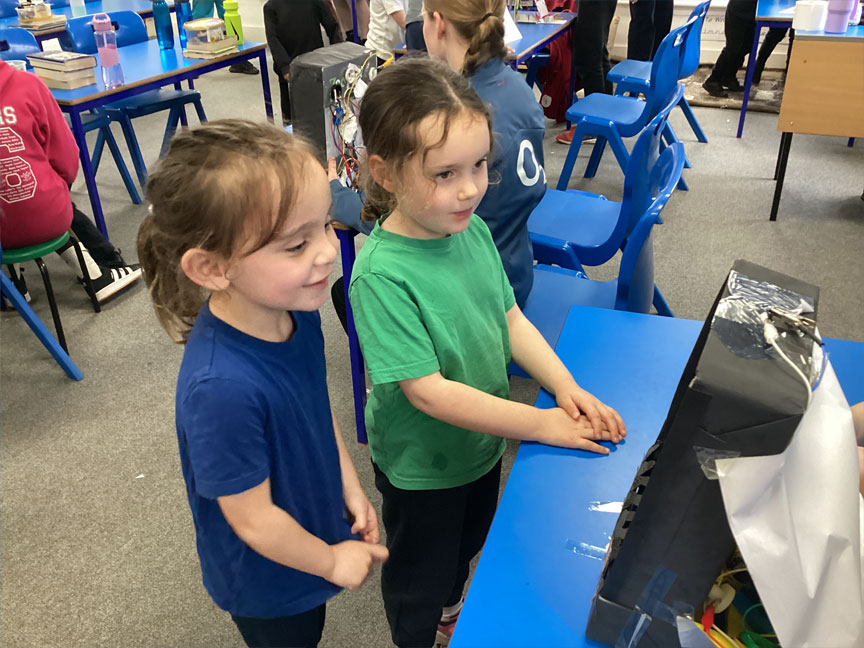 North Leigh C of E Primary School