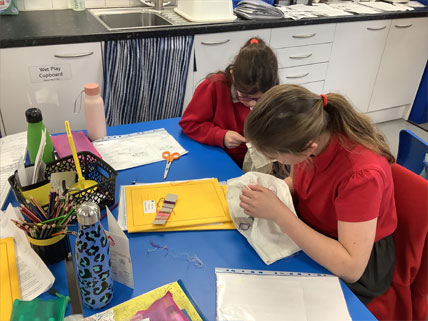 North Leigh C of E Primary School