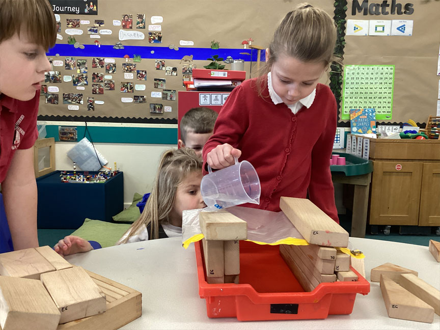 North Leigh C of E Primary School